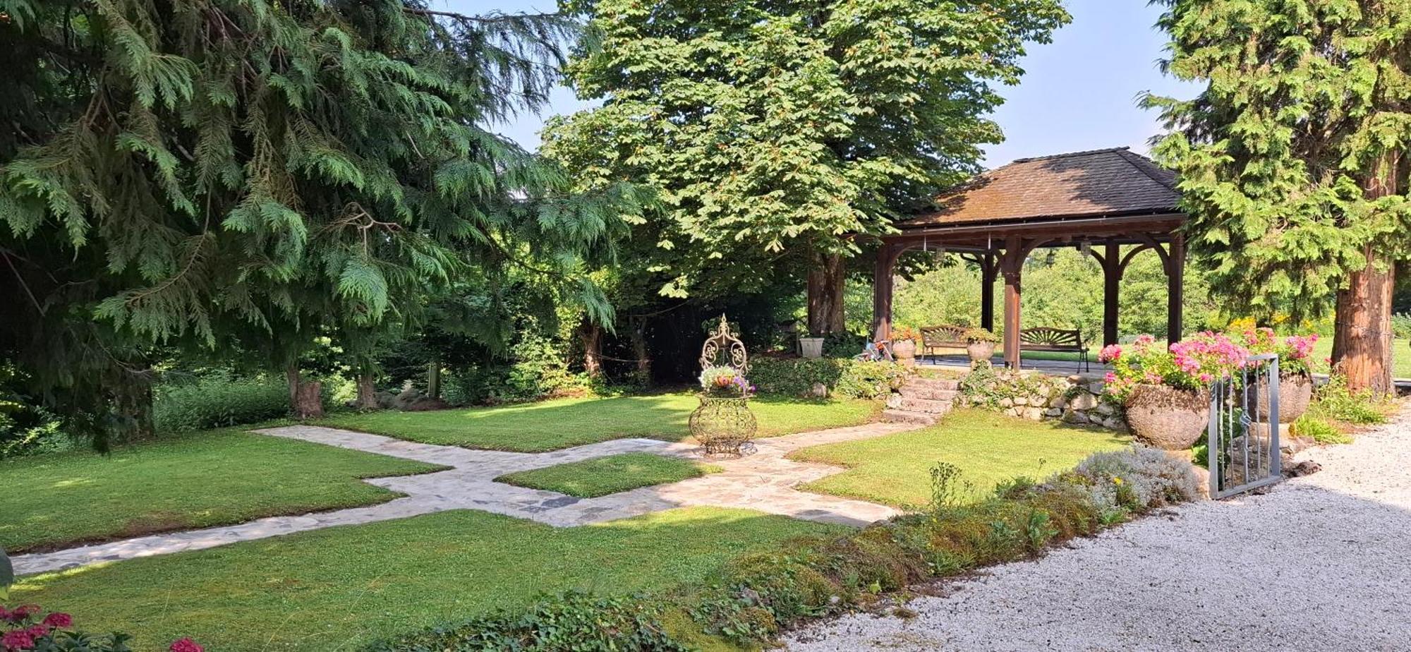 Ferienwohnungen Schloss Wasserleonburg Nötsch Exterior foto